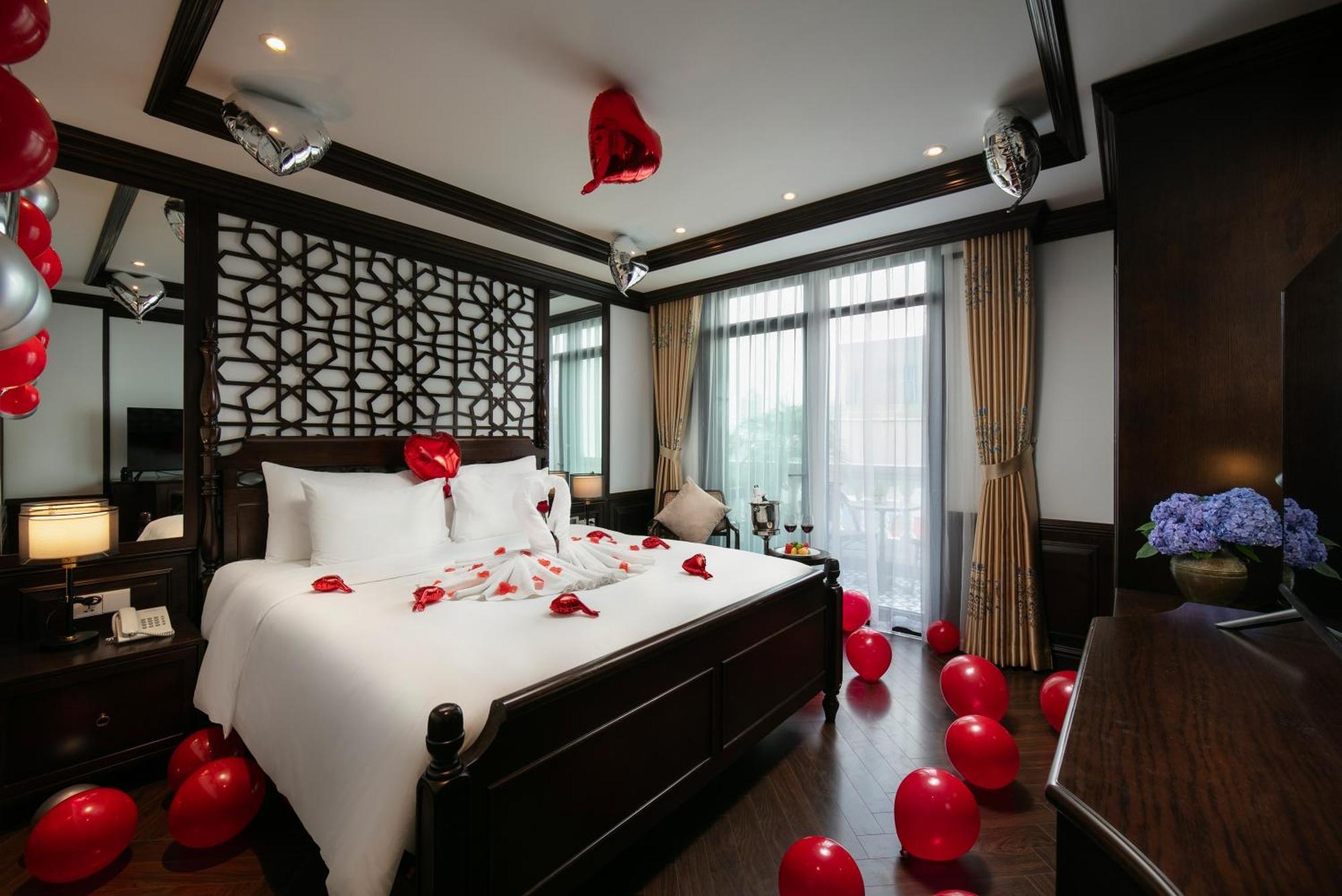 האנוי May De Ville Crown Hotel מראה חיצוני תמונה A suite at the hotel