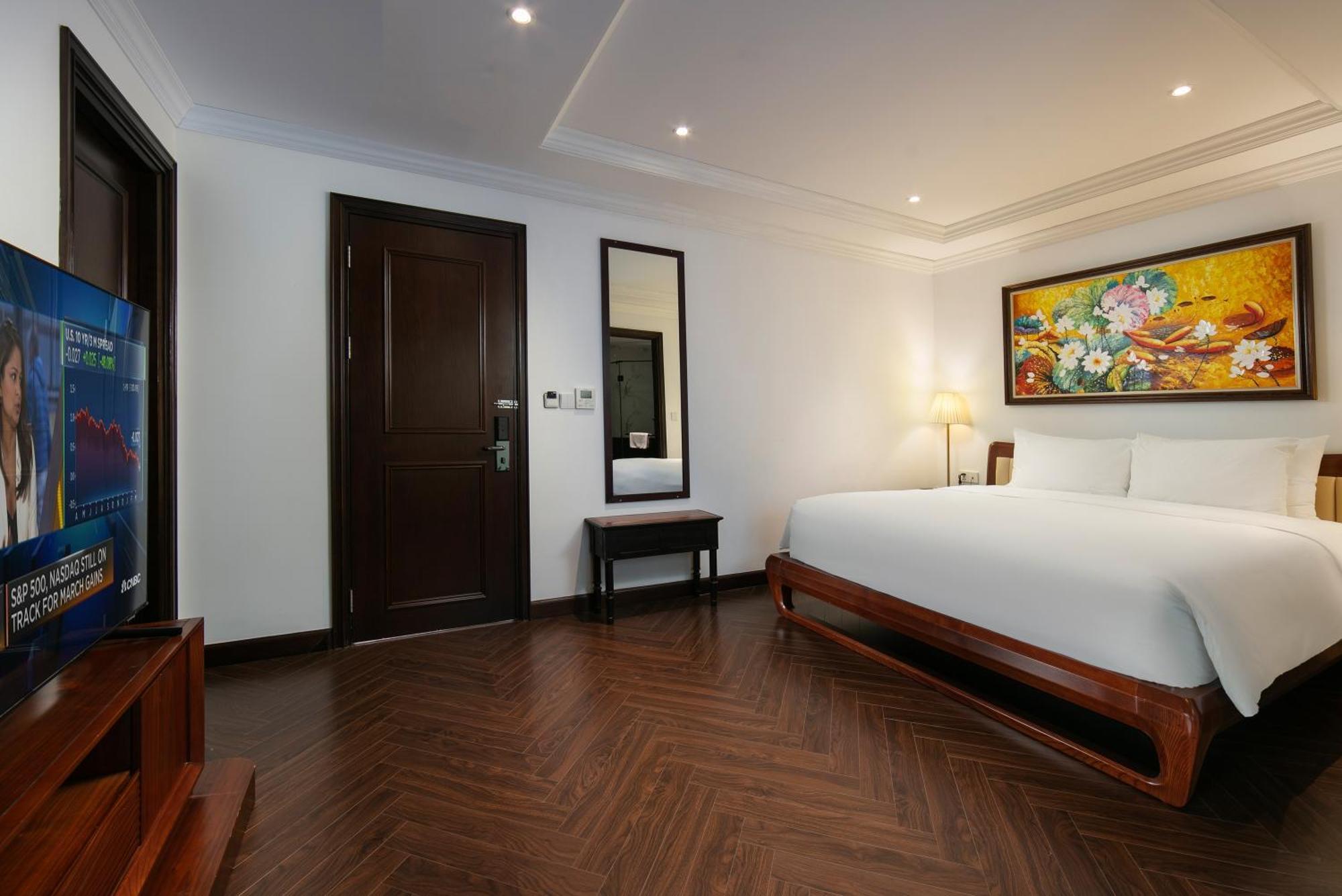 האנוי May De Ville Crown Hotel מראה חיצוני תמונה Deluxe Room