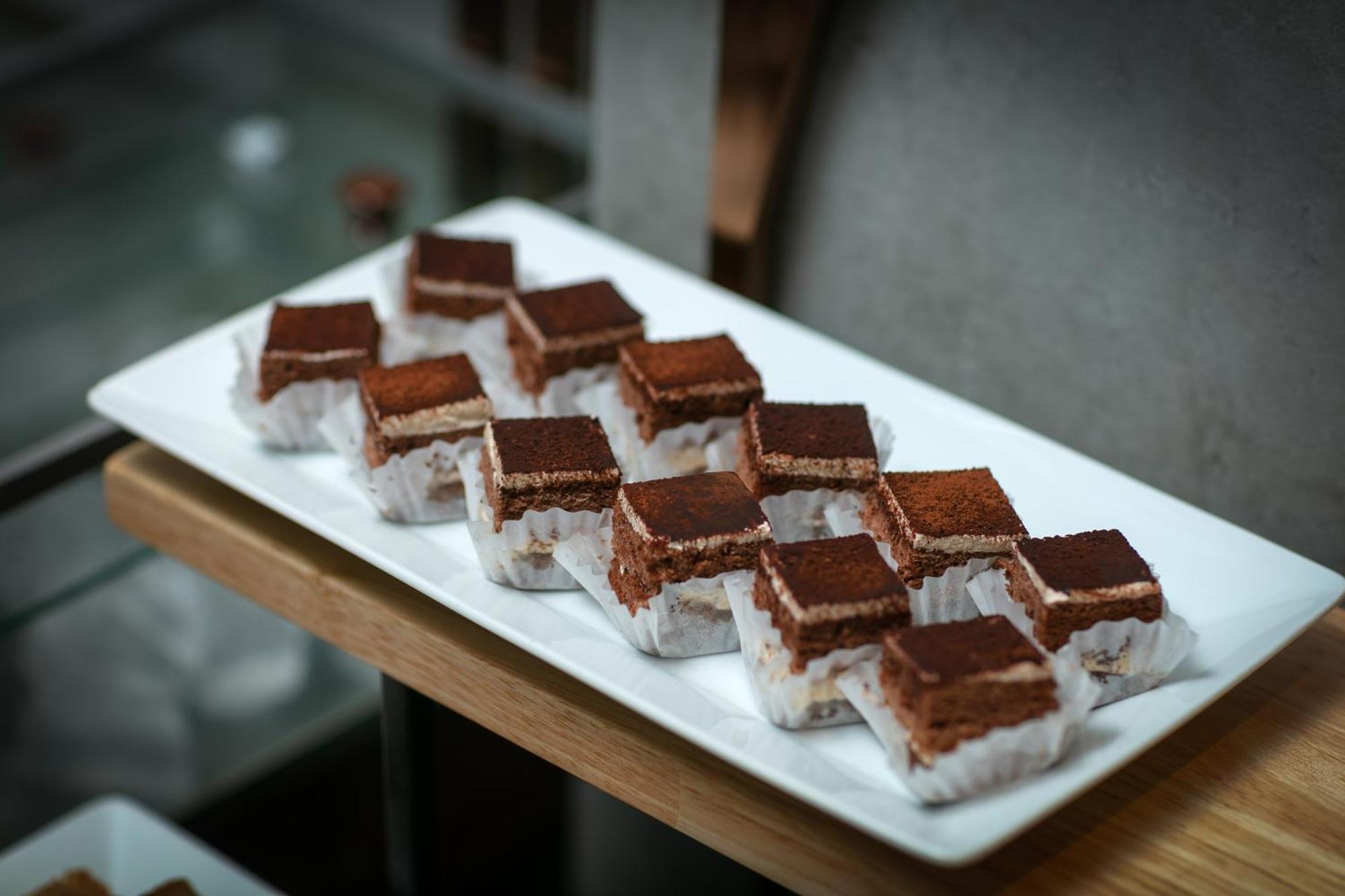 האנוי May De Ville Crown Hotel מראה חיצוני תמונה Tiramisu