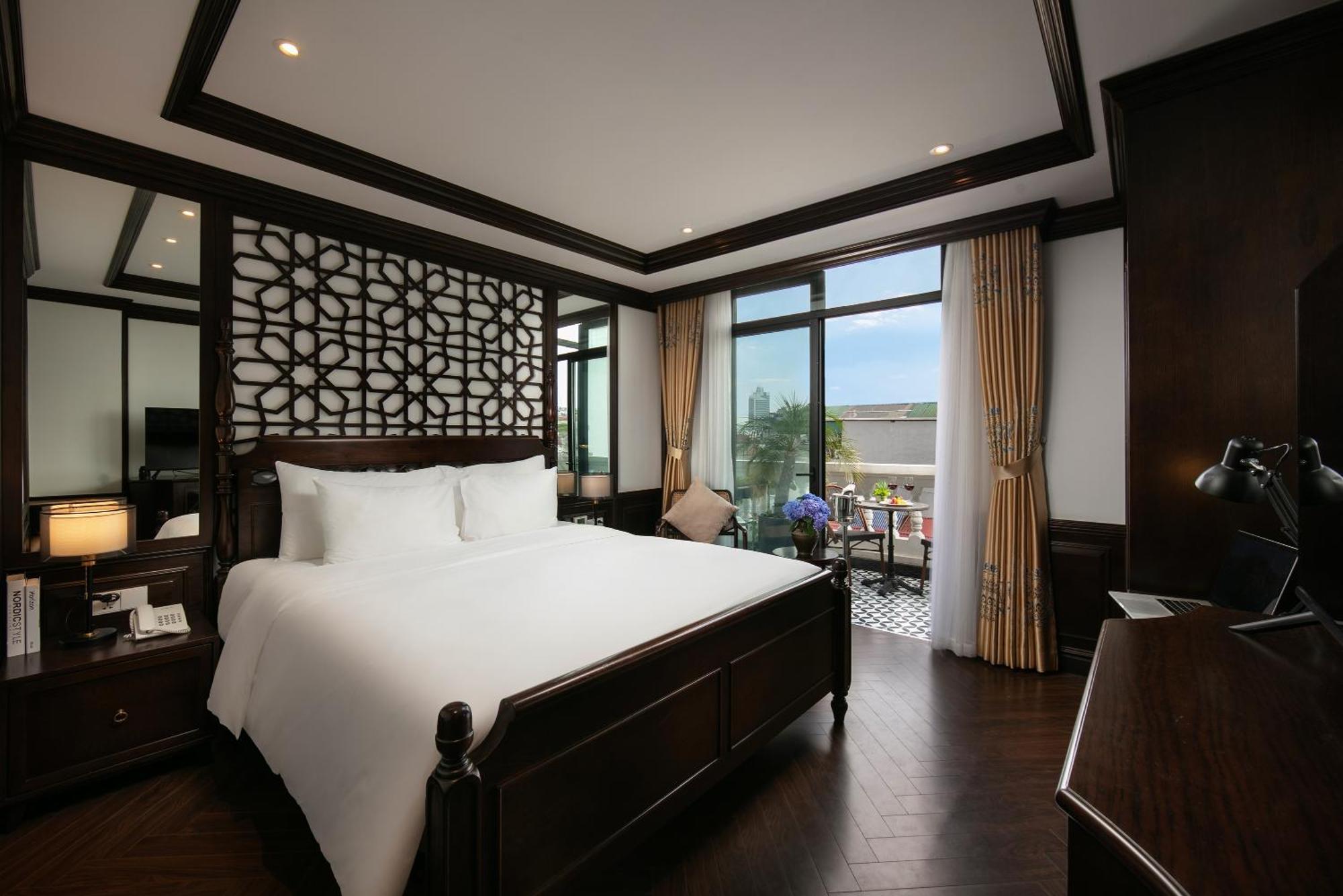 האנוי May De Ville Crown Hotel מראה חיצוני תמונה Deluxe Suite
