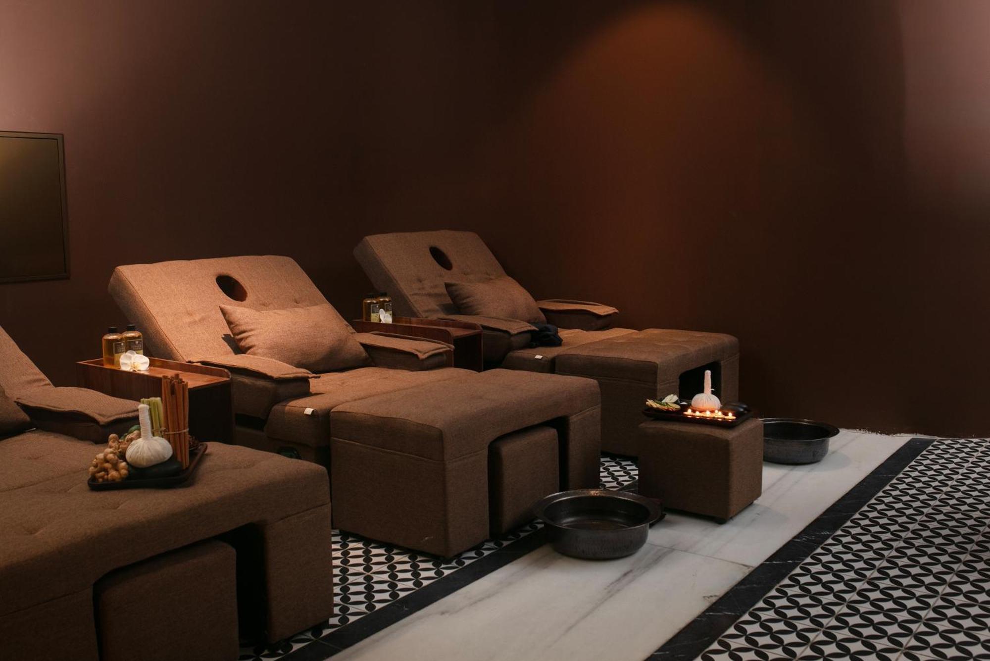 האנוי May De Ville Crown Hotel מראה חיצוני תמונה A spa in Bangkok, Thailand