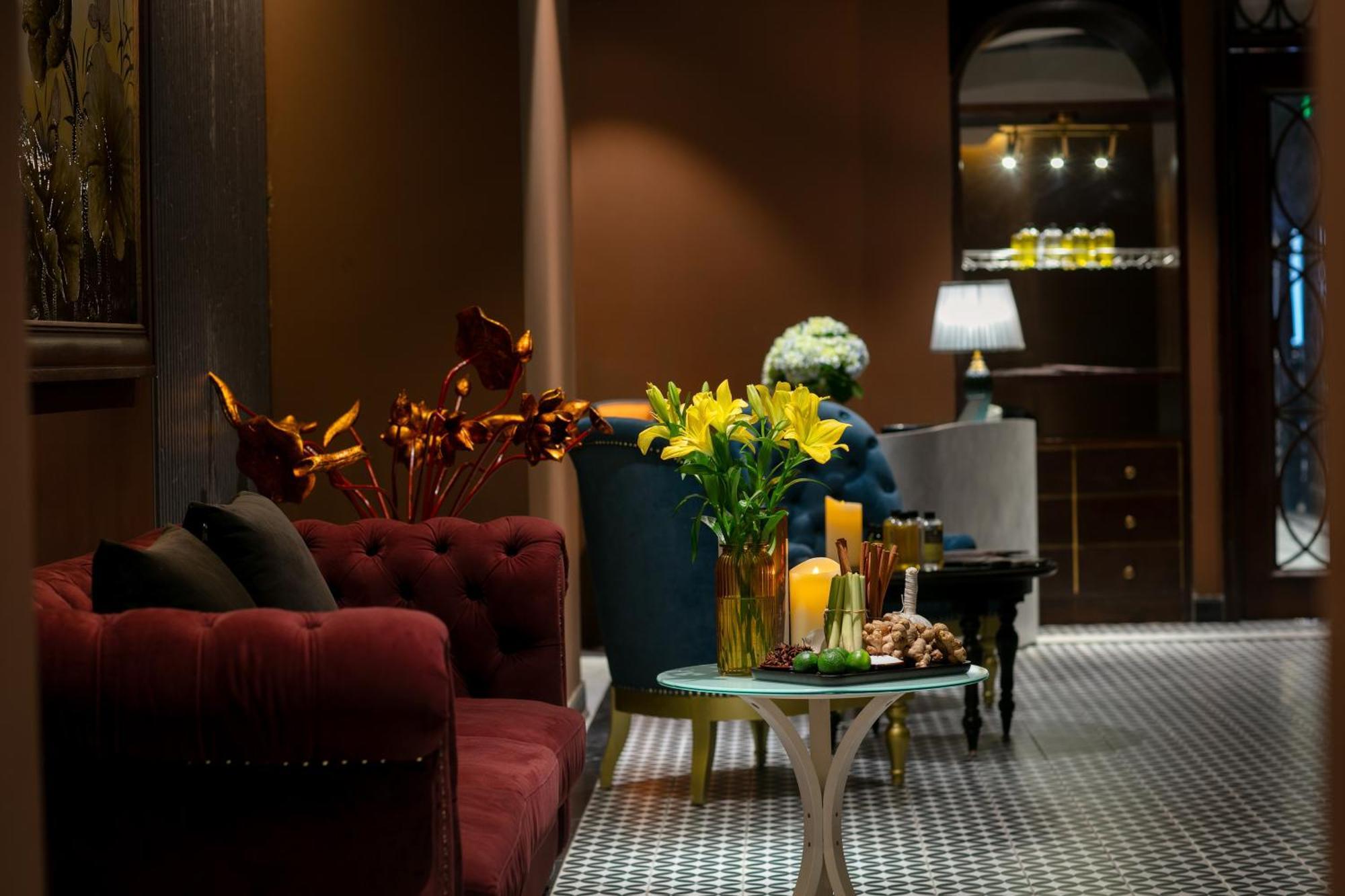 האנוי May De Ville Crown Hotel מראה חיצוני תמונה The lobby of the hotel